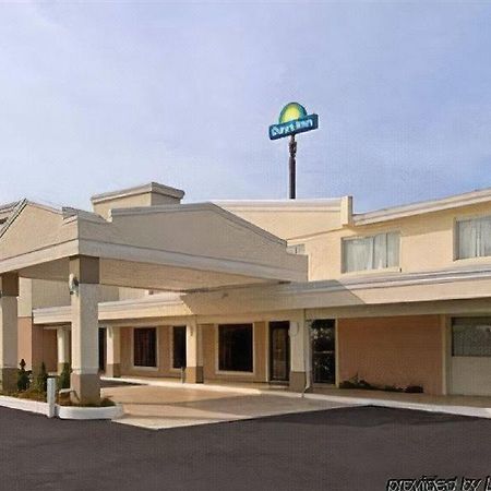 Days Inn Chicopee Exterior photo